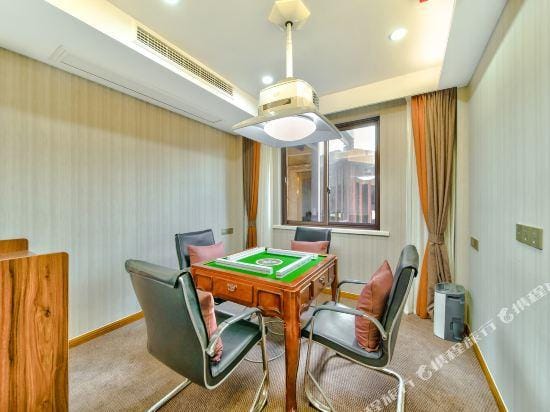 Tonglu Huayi Garden Villa Hotel in Hangzhou