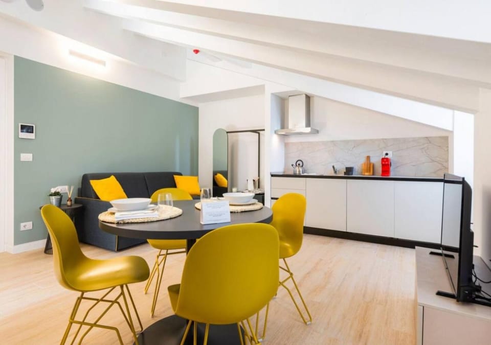 JOIVY Premium Apartments - Trieste Mazzini Hotel in Trieste