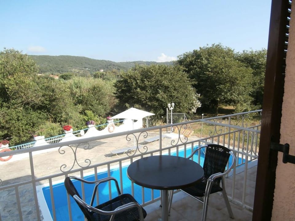 River Studios & Apartments Apartment hotel in Moraitika