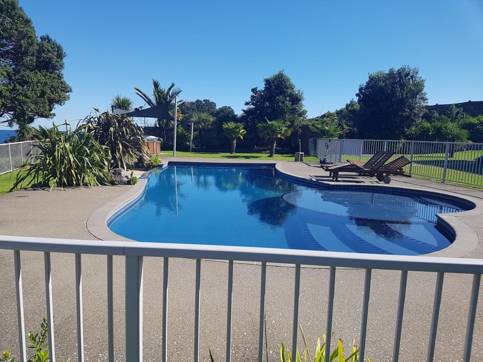 Te Kaha Beach Hotel Hotel in Bay Of Plenty
