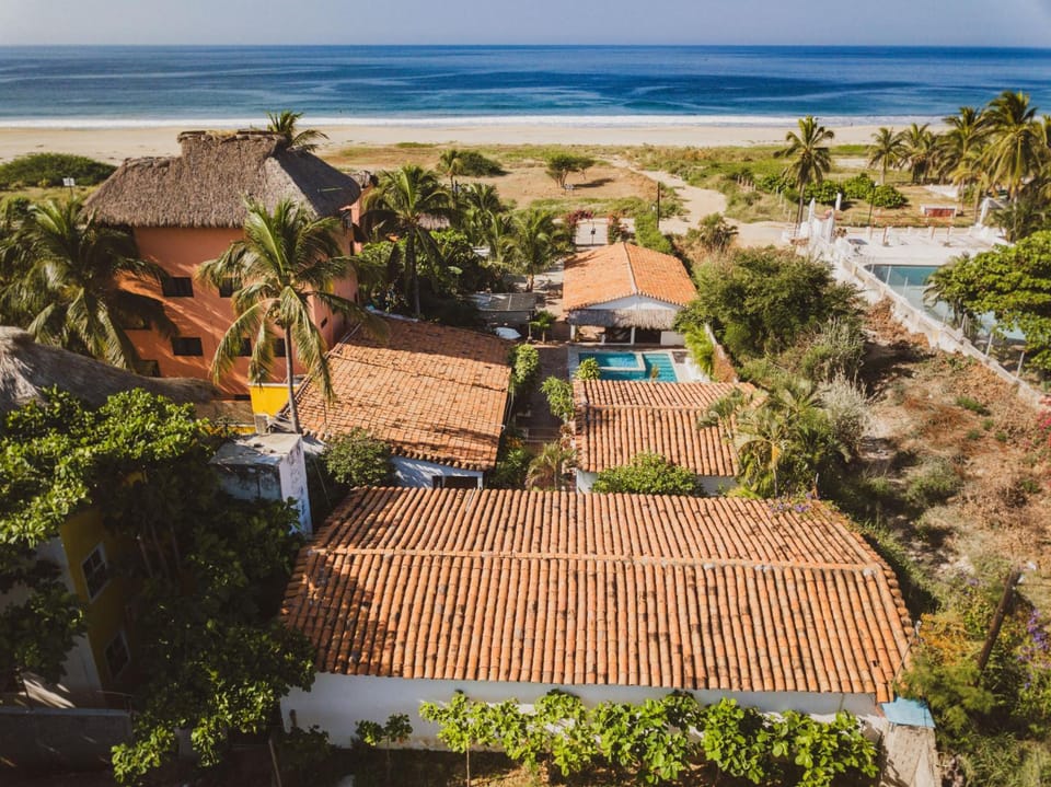 La Playita Beach House Hotel in Brisas de Zicatela
