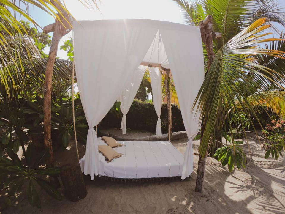 La Playita Beach House Hotel in Brisas de Zicatela