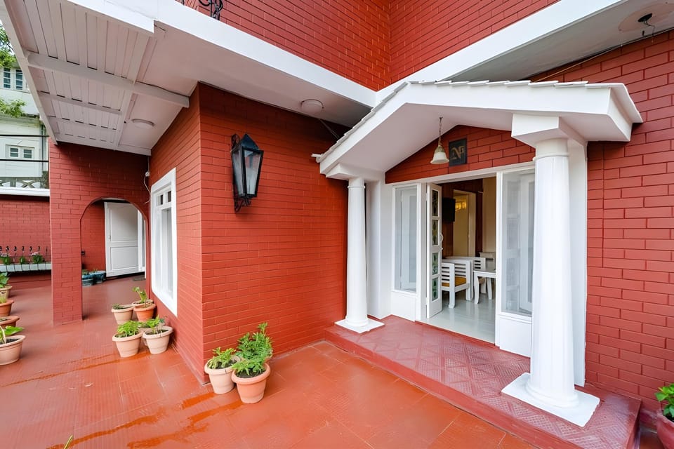 Mango Tree Courtyard Mussoorie Hotel in Uttarakhand
