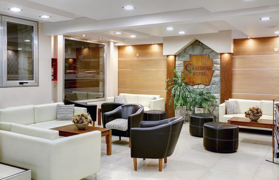Shared lounge/TV area