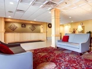 Suburban Studios East Syracuse Carrier Circle Hotel in New York
