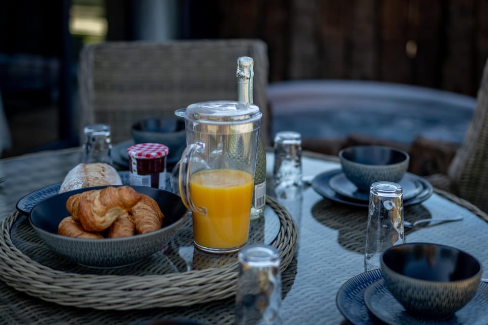 Dewin Bach - Luxury Lodge, Hot Tub, Close to Beach Lodge in Saint Florence