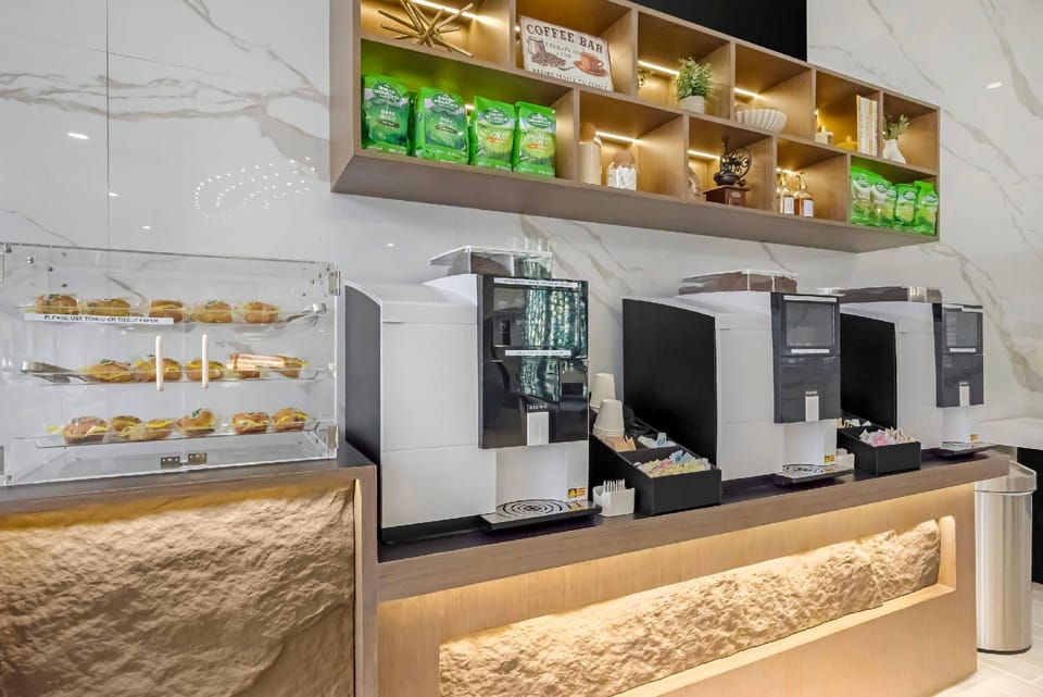 Blue – A Modern Hotel, an Ascend Collection Hotel Hotel in West Springfield