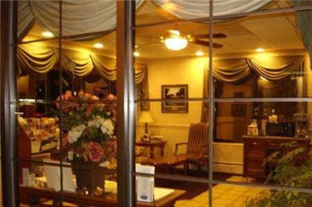 Colonie Inn and Suites Hotel in Latham