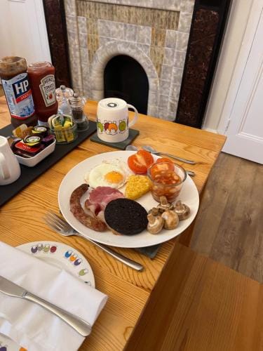 Dolly Waggon Guest House Hotel in Keswick