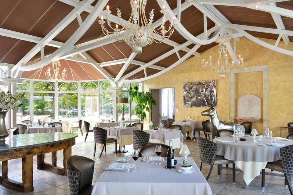 Logis Domaine De Valaudran Hotel in Centre-Val de Loire