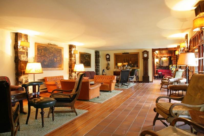 Shared lounge/TV area