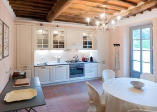 Villa Arancera A Luxury Getaway in Tuscany Hotel in Capannori