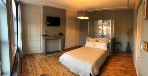 Les chambres Berguoises Chambre privee au Cœur de Bergues Hotel in Hauts-de-France