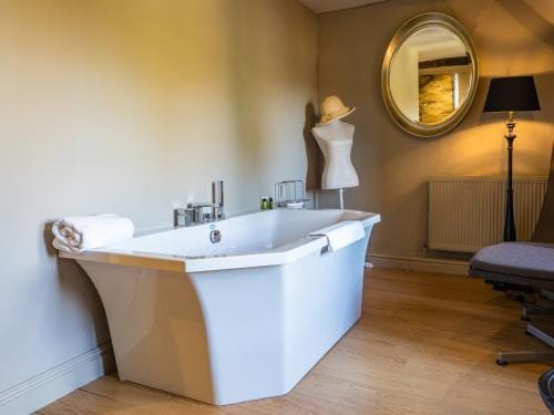 Bagshaw Hall Hotel in Bakewell