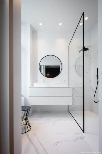 Bedrooms fully equipped in a beautiful house Hotel in Saint-Gilles
