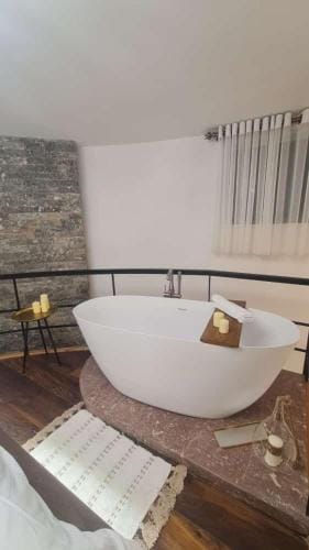 Bujtina Gjyshi Ilo Hotel in Municipality of Ohrid, North Macedonia