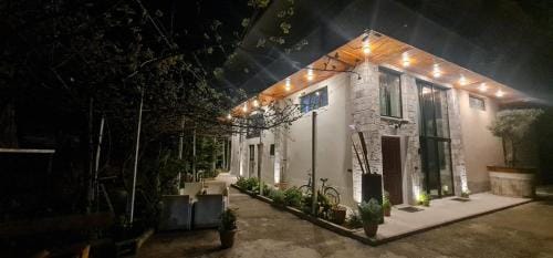 Bujtina Gjyshi Ilo Hotel in Municipality of Ohrid, North Macedonia