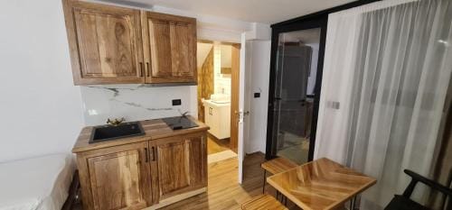 Bujtina Gjyshi Ilo Hotel in Municipality of Ohrid, North Macedonia