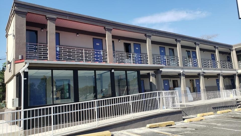 Rest Inn - Elizabeth Hotel in Linden
