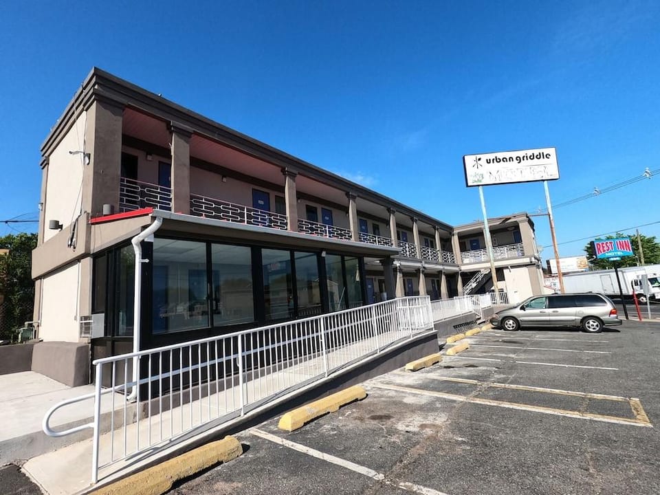 Rest Inn - Elizabeth Hotel in Linden