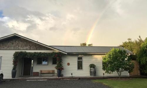 Wairimu View Lodge Hotel in Auckland Region