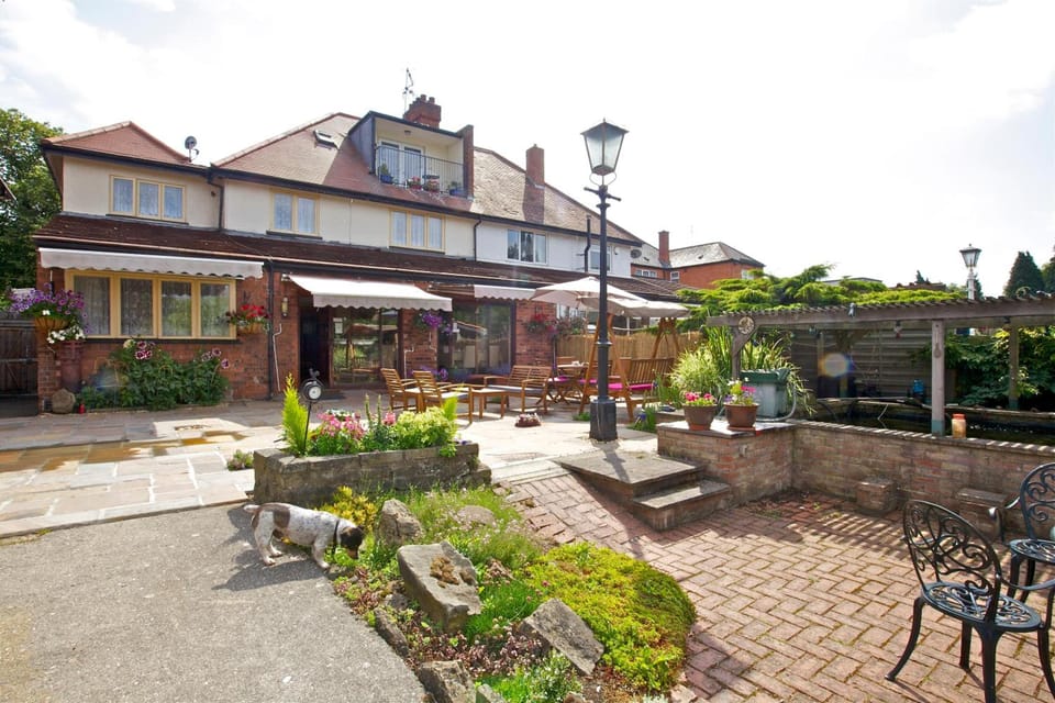 Acorn Guest House in Hull Hotel in Hull