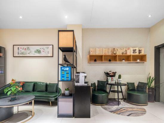 Lanhai Business Hotel (Yongcheng Zhongxin Bus Station Municipal Government) Hotel in Jiangsu