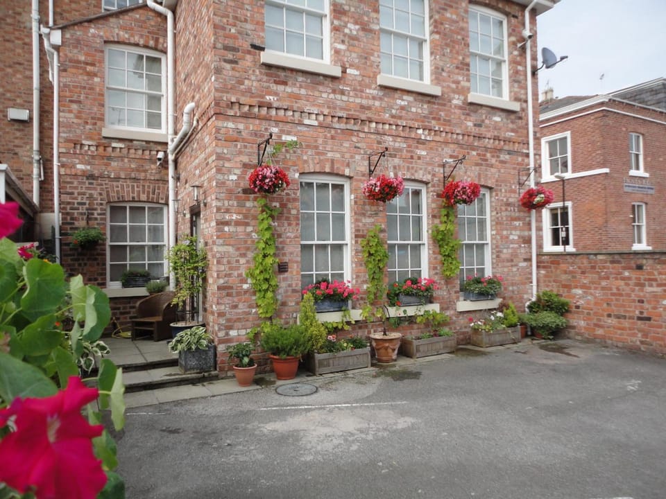Ba Ba Guest House Hotel in Chester