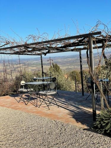 Podere Belsogno-Camera rosmarino Hotel in Montalcino