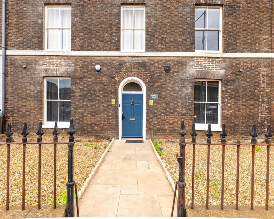 BrickSage Rooms, King's Lynn South Gate Hotel in Kings Lynn