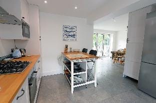 Valley Retreat - Peaceful Cottage, Walk to Beach Hotel in Saundersfoot