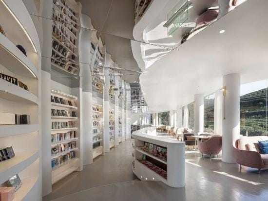 Mollin Room Dreams Art Resort Hotel in Hangzhou