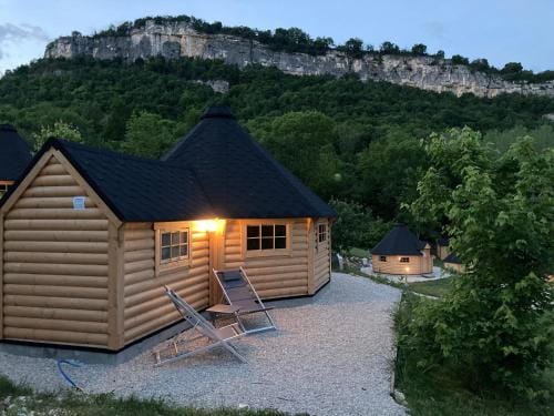 Aux Kotas Finland'Ain Lodge in Auvergne-Rhône-Alpes