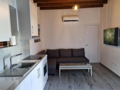 Kamaroporta Luxury Apartments Hotel in Larnaca District