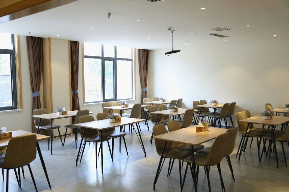 Hanting Langfang Railway Station West Branch Hotel in China