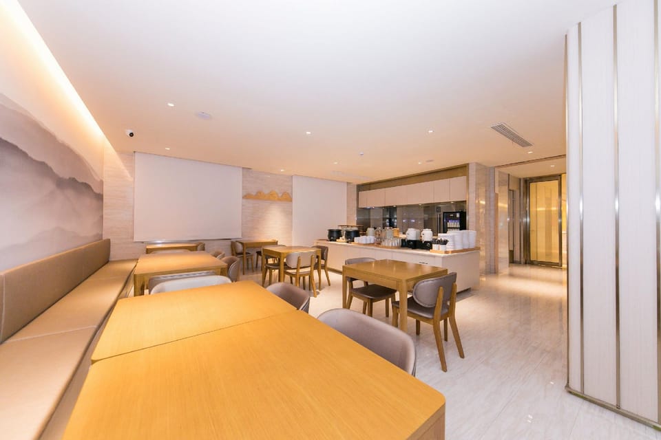 Ji Hotel Shaoxing Didang New Town Hotel in Hangzhou
