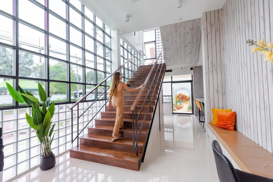 Play Poshtel & Cafe Hotel in Krabi Changwat