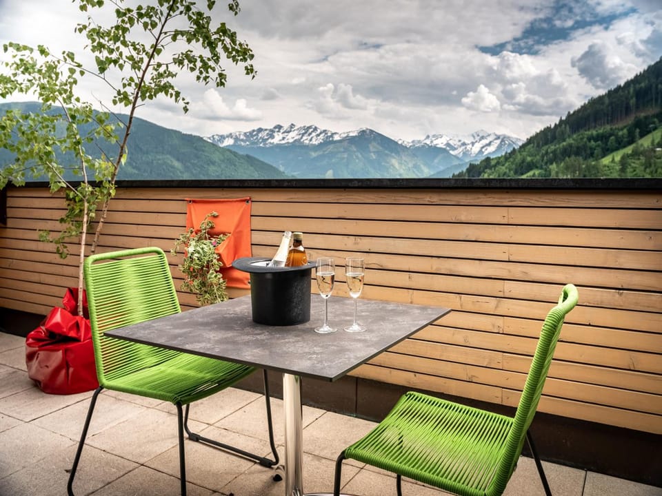 der Sonnberg Alpinlodges - Apartments mit Seeblick, privater Sauna und Self Check-In Hotel in Zell am See