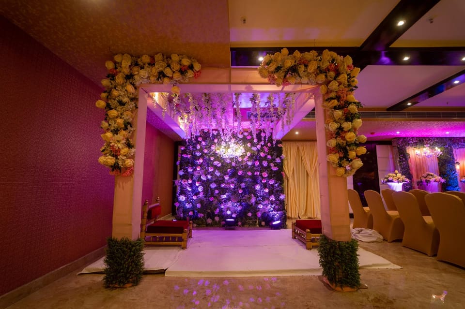 Paras Heights Hotel in West Bengal