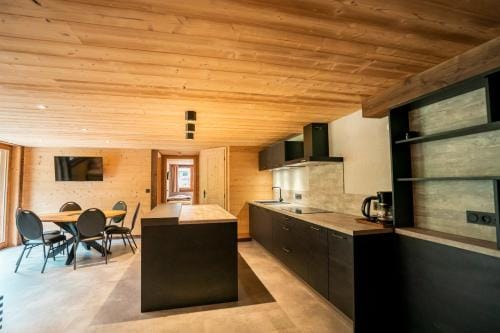 CHALET LES CERFS Hotel in Châtel