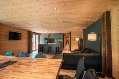 CHALET LES CERFS Hotel in Châtel
