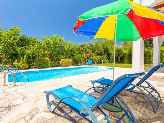 Sun Beach Villa Thio Large Private Pool Walk to Beach A C Wifi Car Not Required - 2840 Hotel in Poli Crysochous