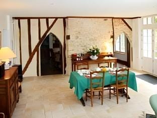 La Heraudiere Bed & Breakfast Hotel in Tours