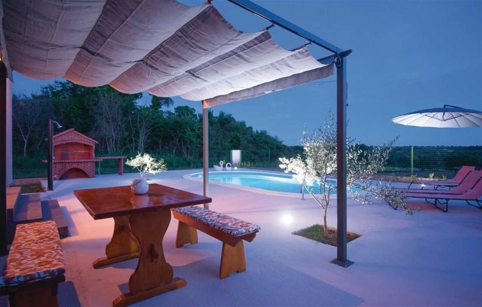Holiday Home Flora with pool Hotel in Šibenik-Knin County, Croatia