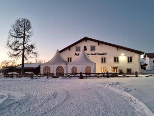 Auberge du Peu-Pequignot Inn in Canton of Bern (Region)