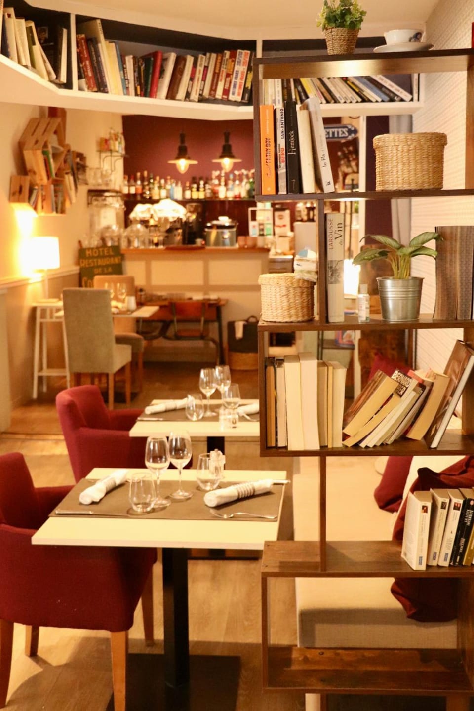 Logis Hotel-Restaurant La Coupe d'Or Hotel in Lisieux