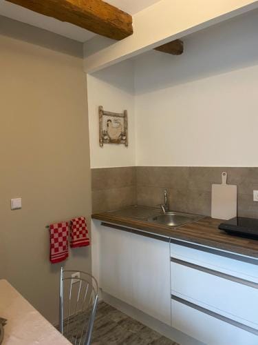 Gite "Lo Fedou d'Antraigues sur Volane" Hotel in Provence-Alpes-Côte d'Azur