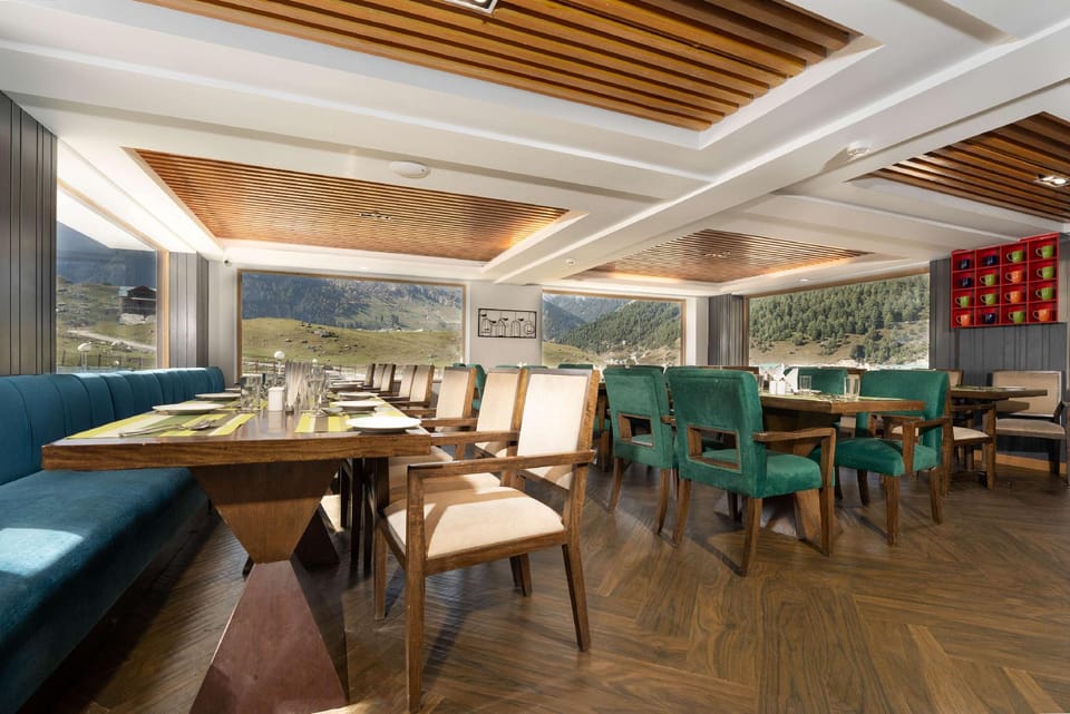 Country Inn & Suites by Radisson, Sonamarg Hotel in India