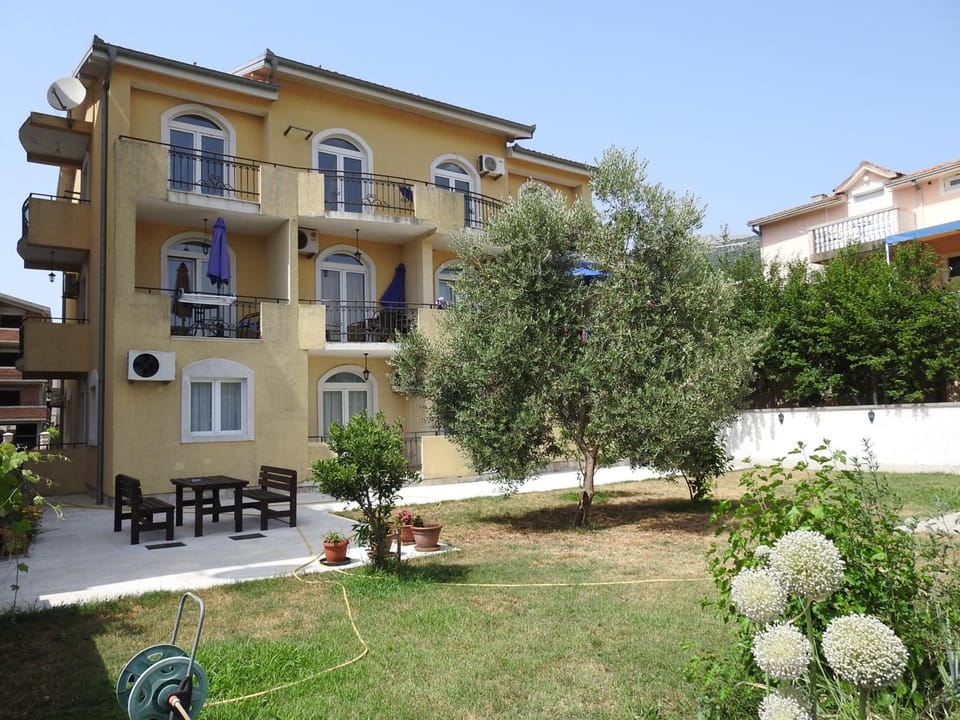 Luna Apartments Hotel in Budva Municipality