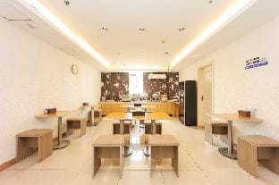 Elan Inn Jingpin Wuhu Economic Development Zone Baixian Plaza Bo'erka Inn in Nanjing